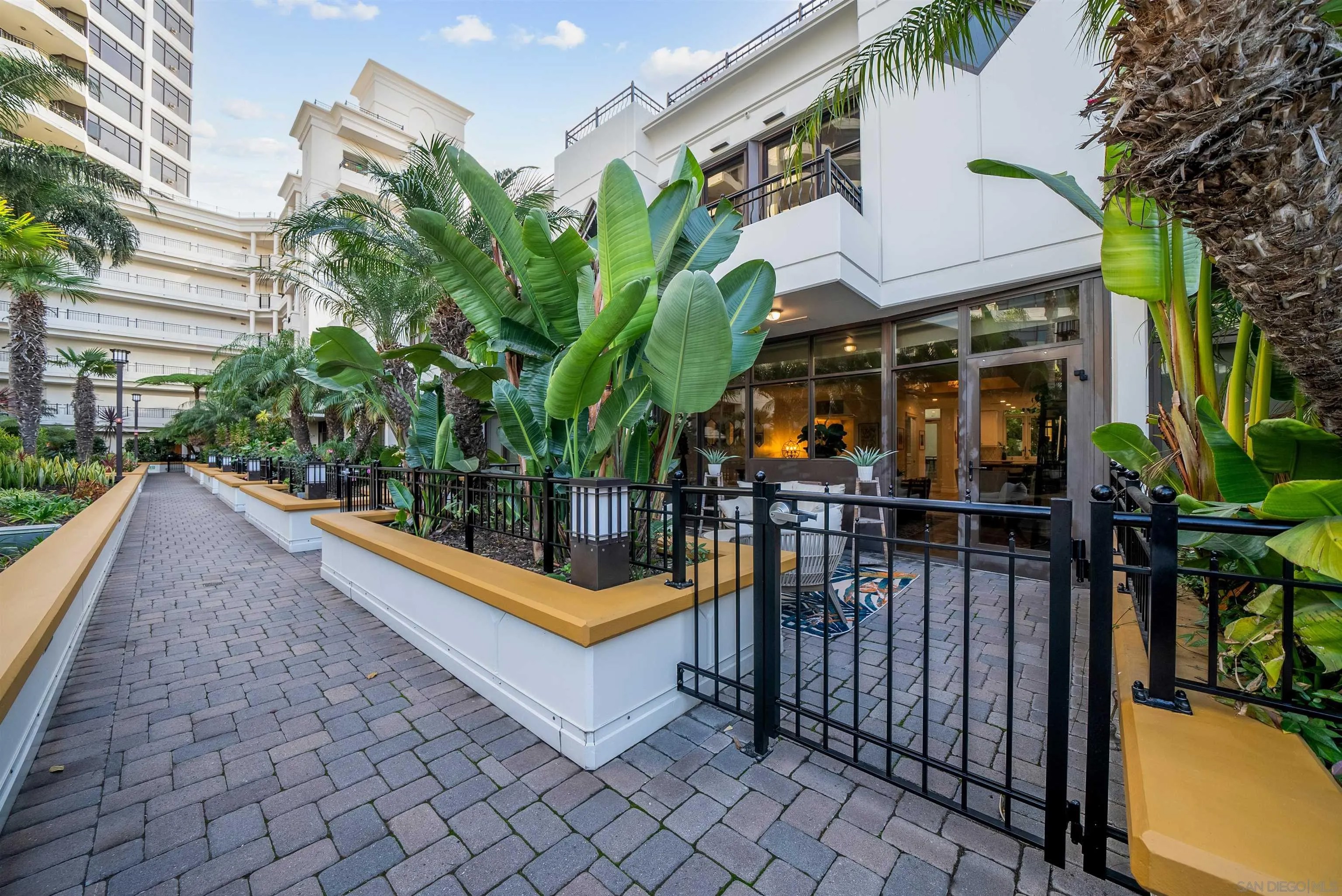 700 W Harbor Drive TH5