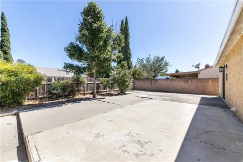 Tiny photo for 13200 Wentworth Street, Arleta, CA 91331 (MLS # SR26171582)