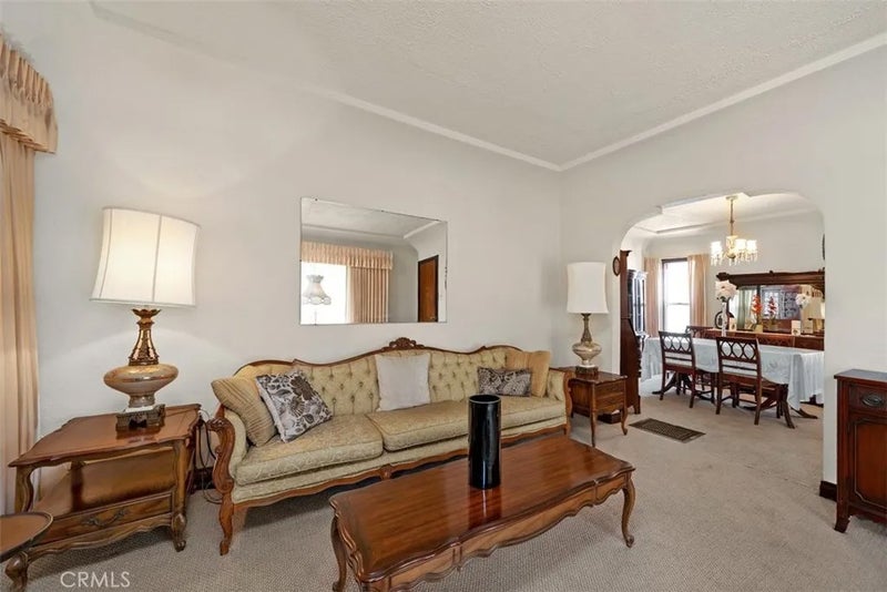 1847 W 68th