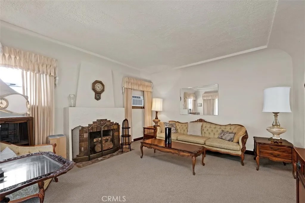 1847 W 68th