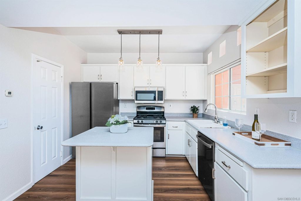 Photo of 221 Donax Ave #11, Imperial Beach, CA 91932 (MLS # 260012397)