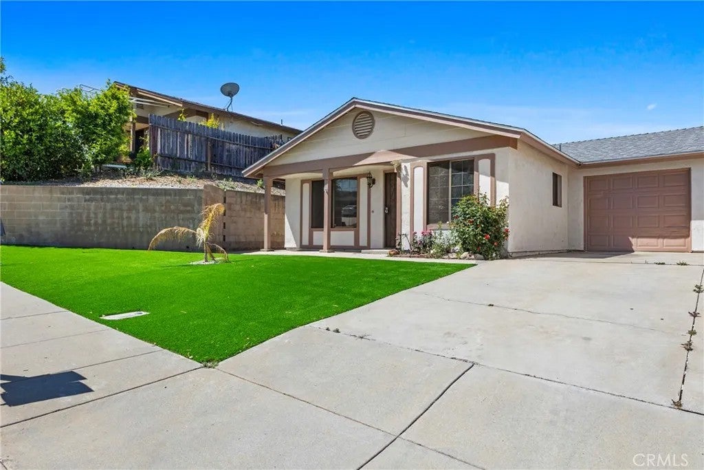 Photo of 28275 Los Cielos RD, Menifee, CA 92586 (MLS # SW26097817)