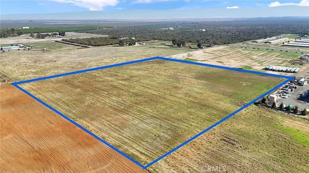 Photo of 999 Avenue 20 1/2, Madera, CA 93638 (MLS # MD25252063)