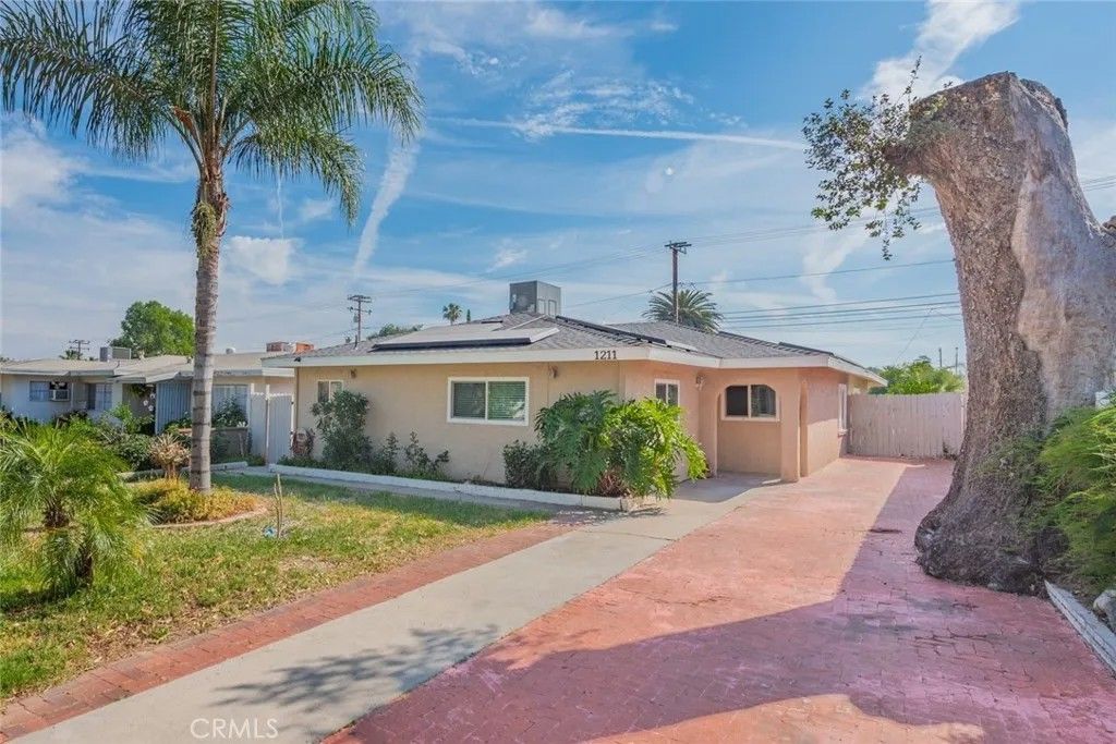 Photo of 1211 S Merrill St, Corona, CA 92882 (MLS # PW26062709)