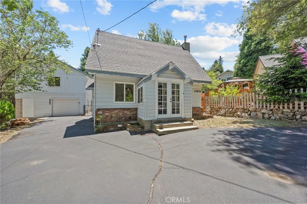22879 Juniper Lane