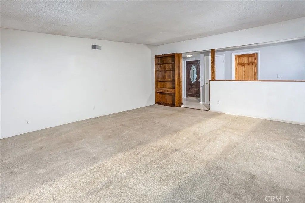 Photo of 7915 Owensmouth Avenue, Canoga Park, CA 91304 (MLS # SR26015673)