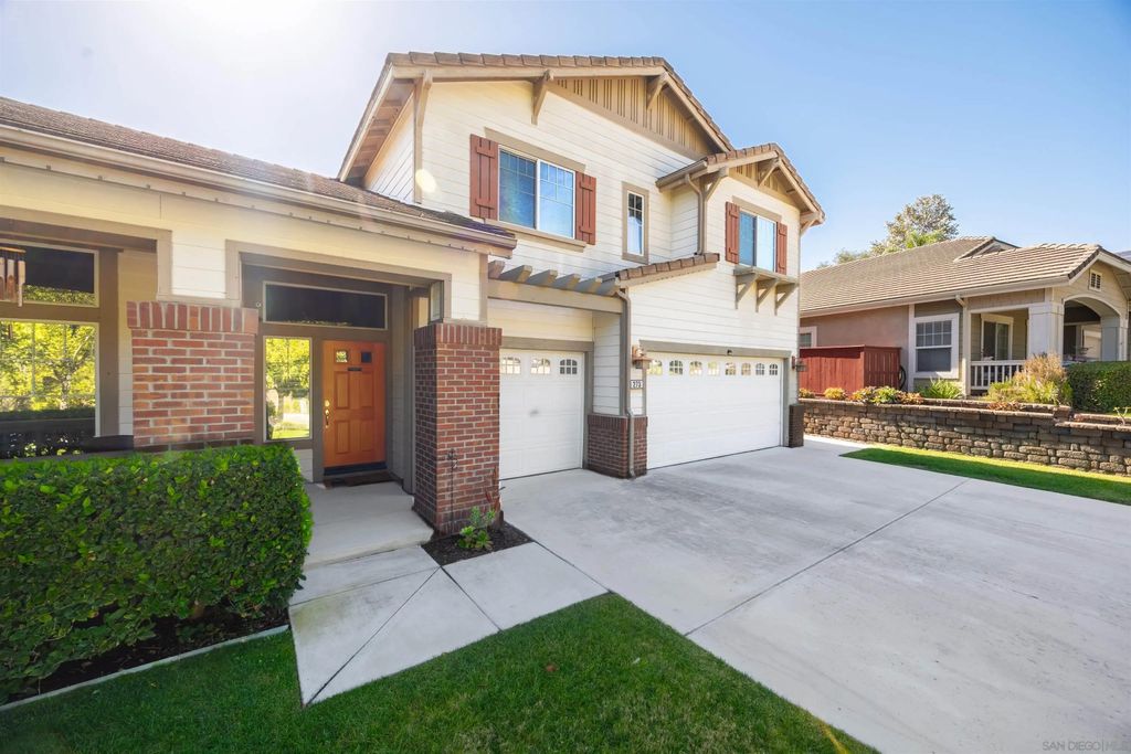 Photo of 273 Oak Valley Ln, Escondido, CA 92027 (MLS # 250041209)