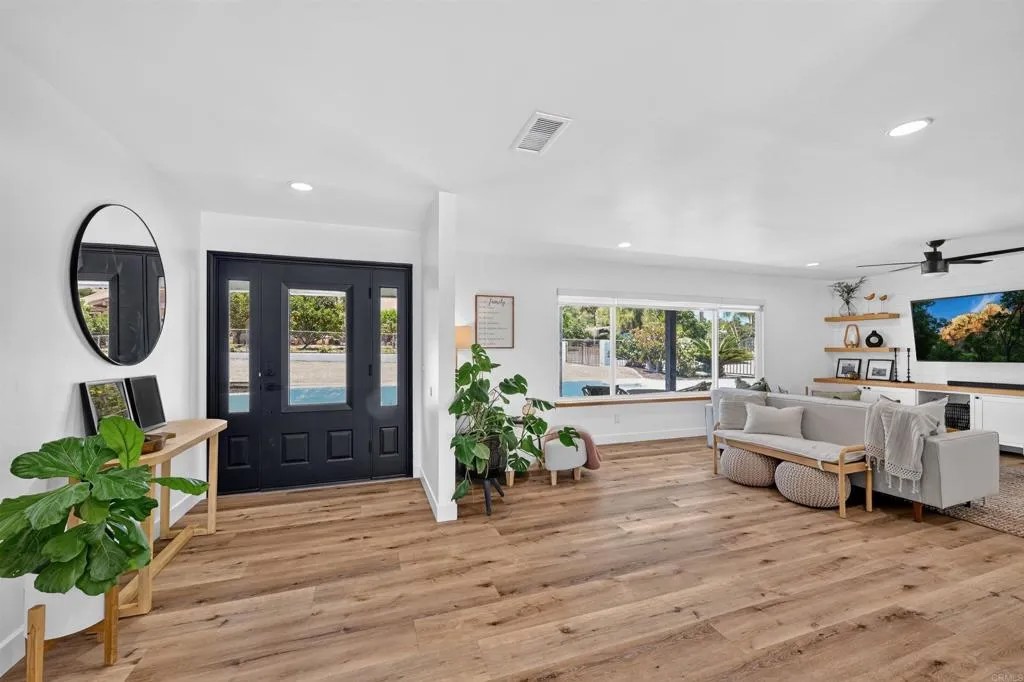3227 Oleander Avenue