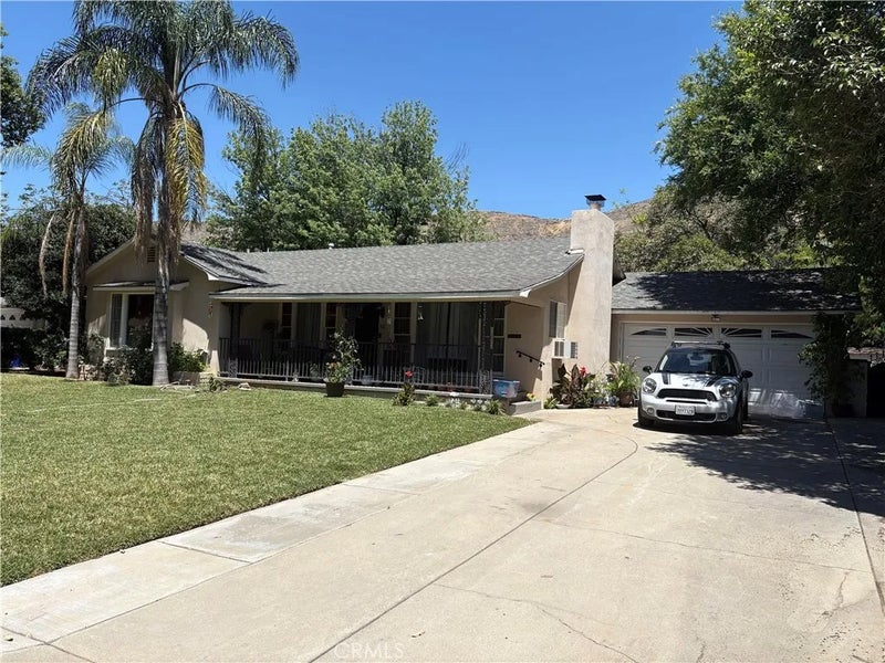 1220 W Marshall