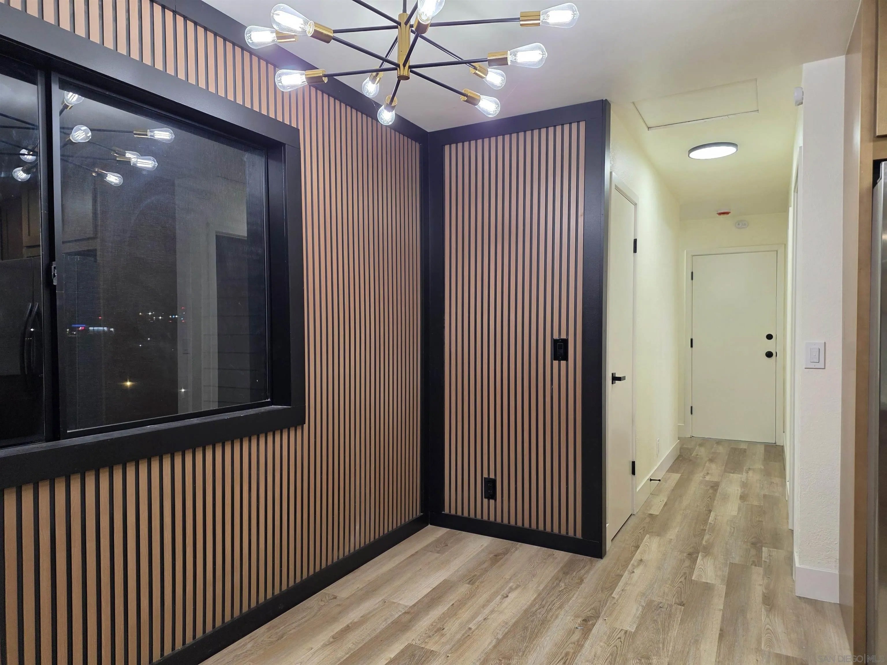 5210 Roswell