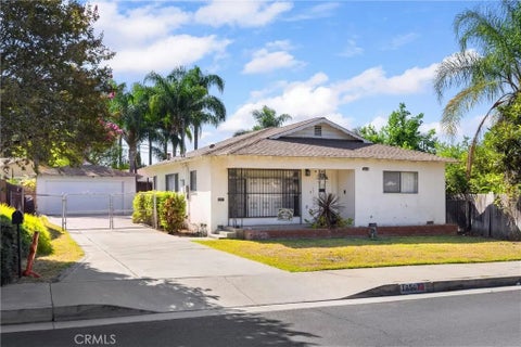 Photo of 1850 Miramonte DR, La Verne, CA 91750 (MLS # CV26168523)