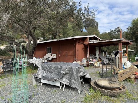 Photo of 2416 Gird Rd, Fallbrook, CA 92028 (MLS # 260001841)