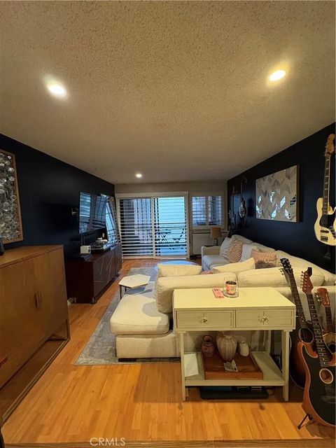 Photo of 1118 Valencia Street #113, Los Angeles, CA 90015 (MLS # SR26089904)