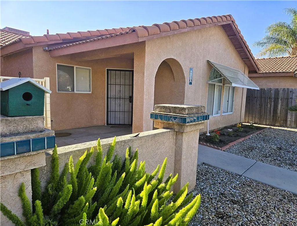 Photo of 465 Camino Grande, San Jacinto, CA 92582 (MLS # HD26052947)