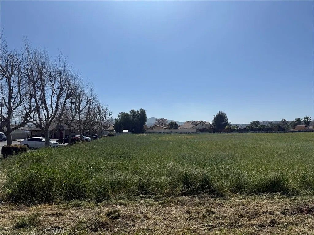 Photo of 0 Florida Ave, Hemet, CA 92544 (MLS # SW26048211)