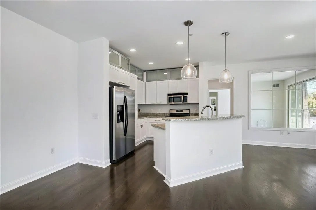 1480 Broadway 2224