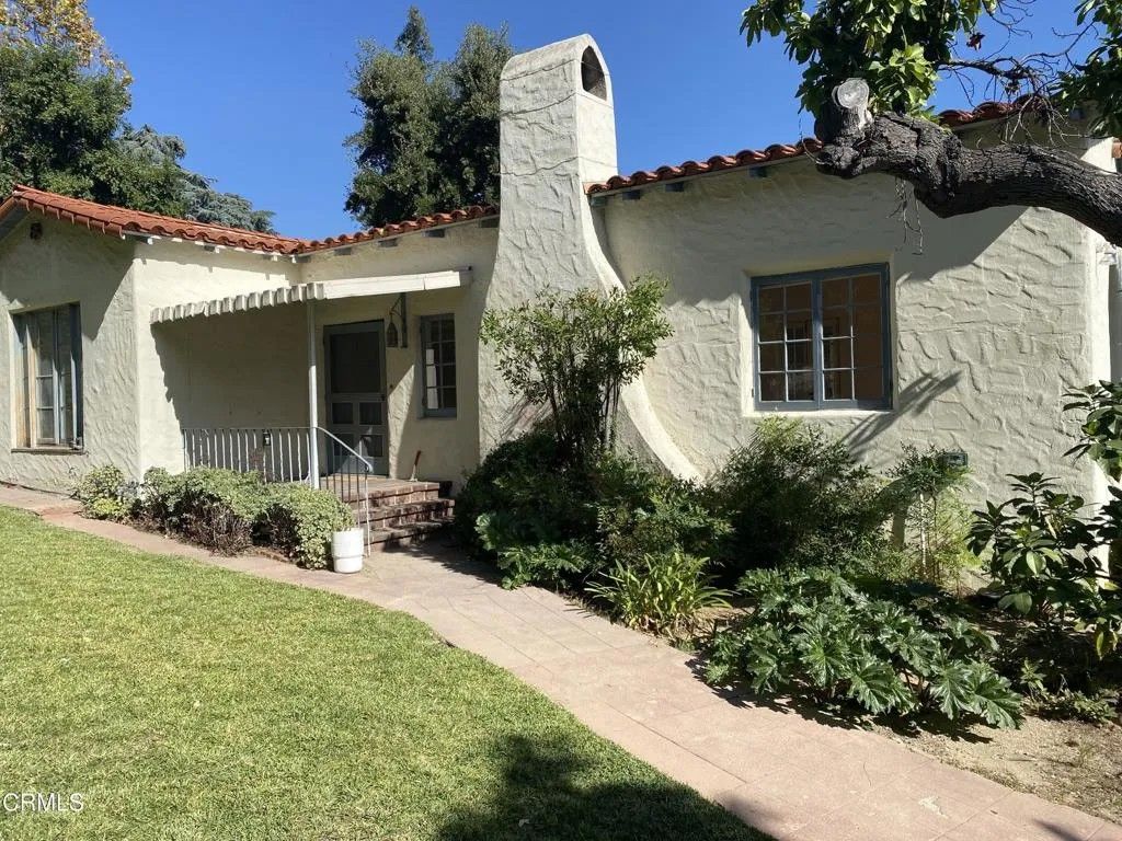 Photo of 4918 Commonwealth Avenue, La Canada Flintridge, CA 91011 (MLS # P1-25137)