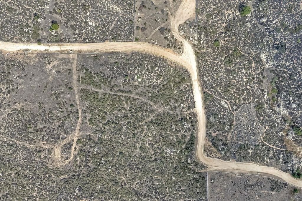 Photo of 39470 Calle Rio Grande Trail, Temecula, CA 92592 (MLS # 250042447)