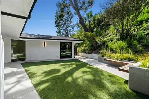 Tiny photo for 16105 Clear Oak Drive, Encino, CA 91436 (MLS # SR25246498)
