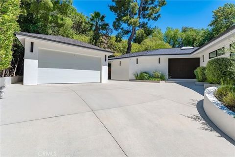 Tiny photo for 16105 Clear Oak Drive, Encino, CA 91436 (MLS # SR25246498)