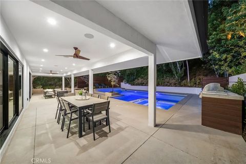 Tiny photo for 16105 Clear Oak Drive, Encino, CA 91436 (MLS # SR25246498)