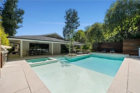 Tiny photo for 16105 Clear Oak Drive, Encino, CA 91436 (MLS # SR25246498)