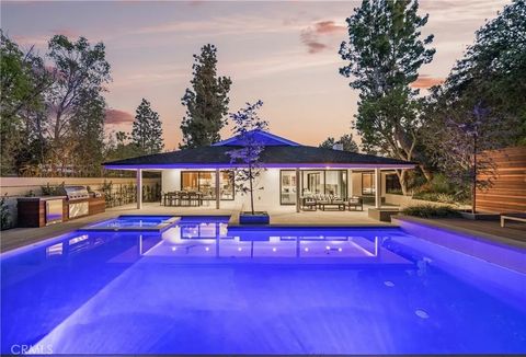 Photo of 16105 Clear Oak Drive, Encino, CA 91436 (MLS # SR25246498) Photo of 16105 Clear Oak Drive, Encino, CA 91436 (MLS # SR25246498)