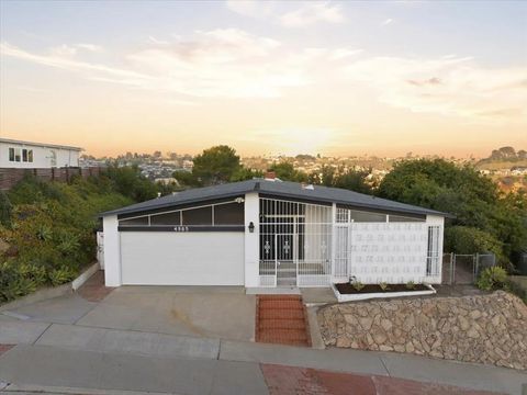4985 Pacifica San Diego CA 92109