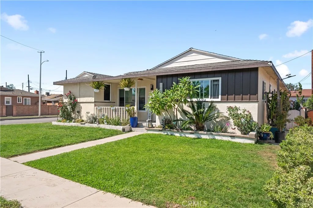 8849 Pico Vista