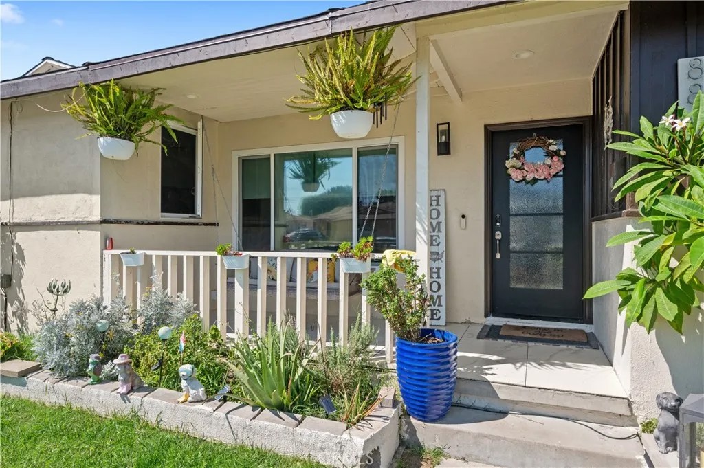8849 Pico Vista