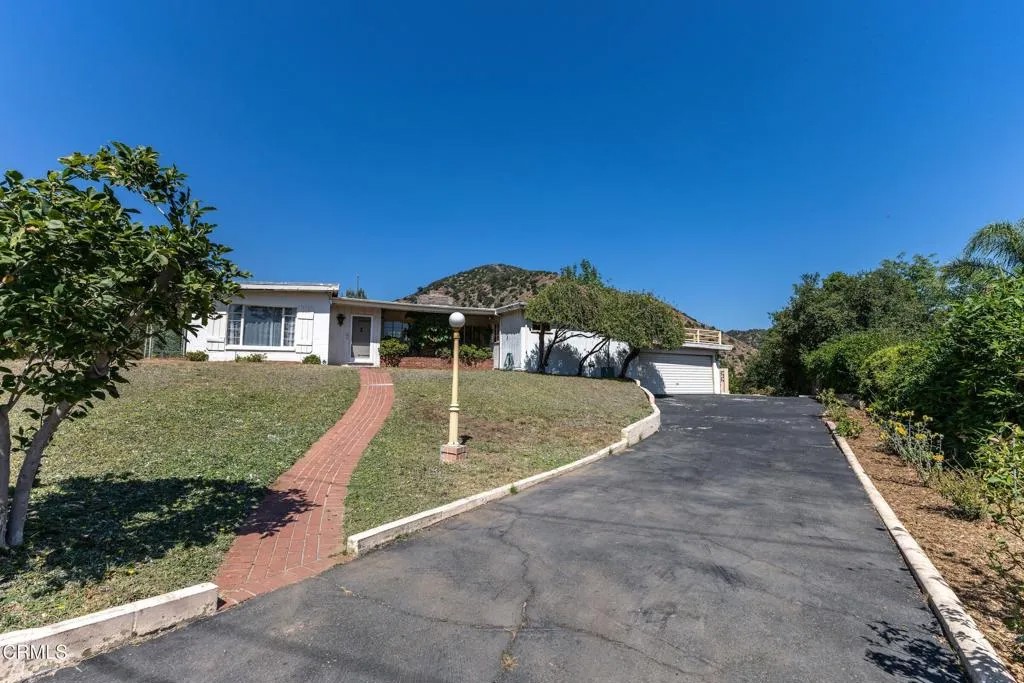 890 Ridgeside Drive