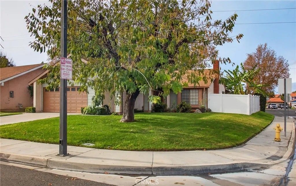 Photo of 767 Saddlewood St, Colton, CA 92324 (MLS # IV26001642)