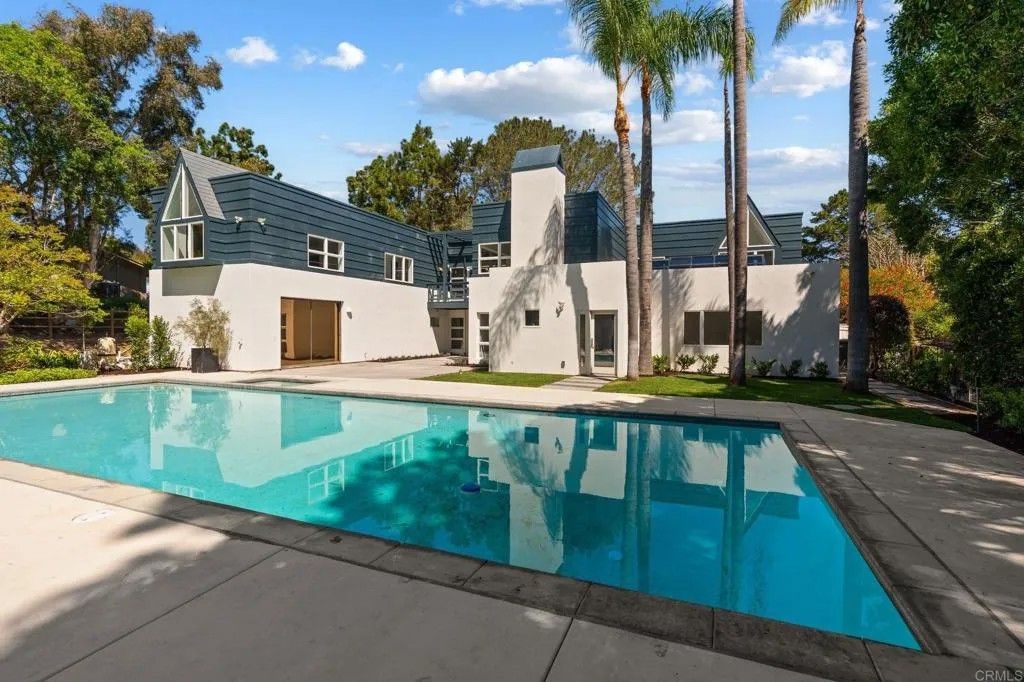 Photo of 4557 Vista De La Tierra, Del Mar, CA 92014 (MLS # NDP2603443)