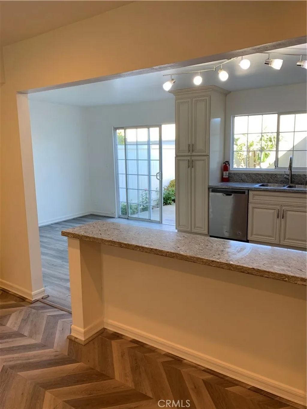 Photo of 19234 Hamlin St, Reseda, CA 91335 (MLS # SR26000272)