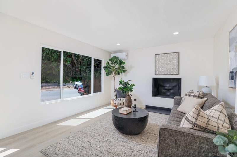 866 Merlin  Dr