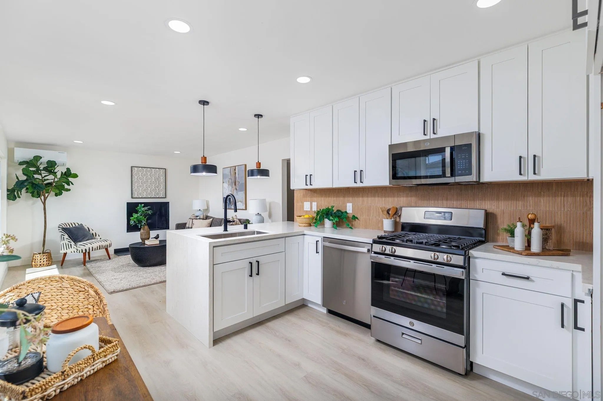 866 Merlin  Dr