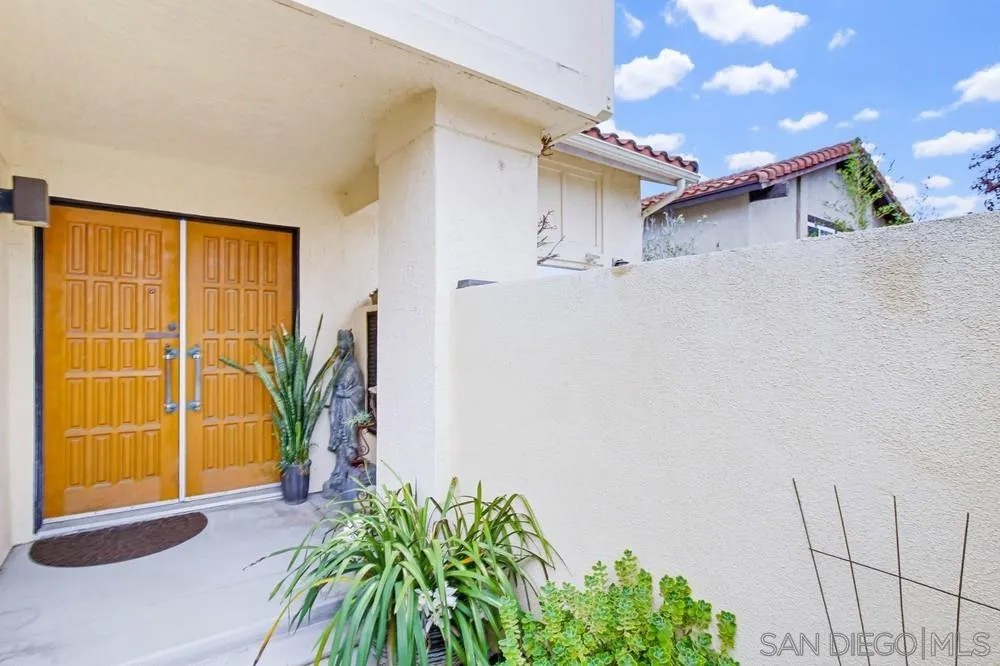 248 Avenida De Los Claveles