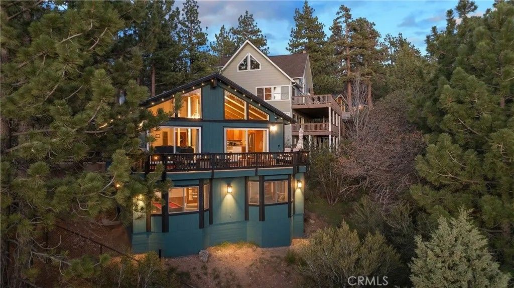 Photo of 43911 Yosemite Drive, Big Bear Lake, CA 92315 (MLS # IG26072675)