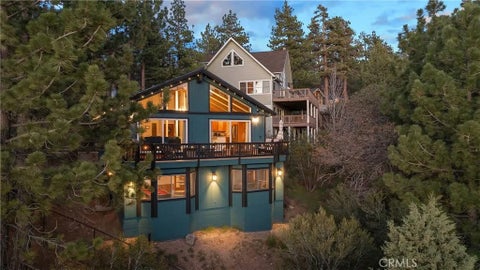 Photo of 43911 Yosemite Drive, Big Bear Lake, CA 92315 (MLS # IG26072675)