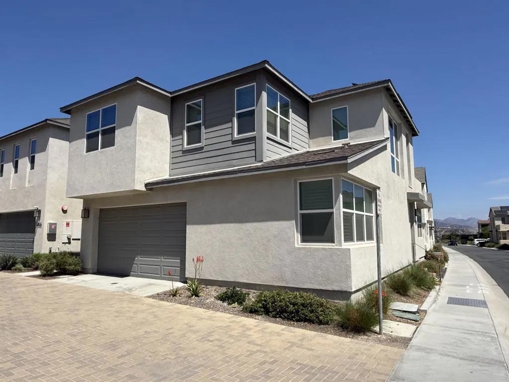 1767 Whitmore Loop