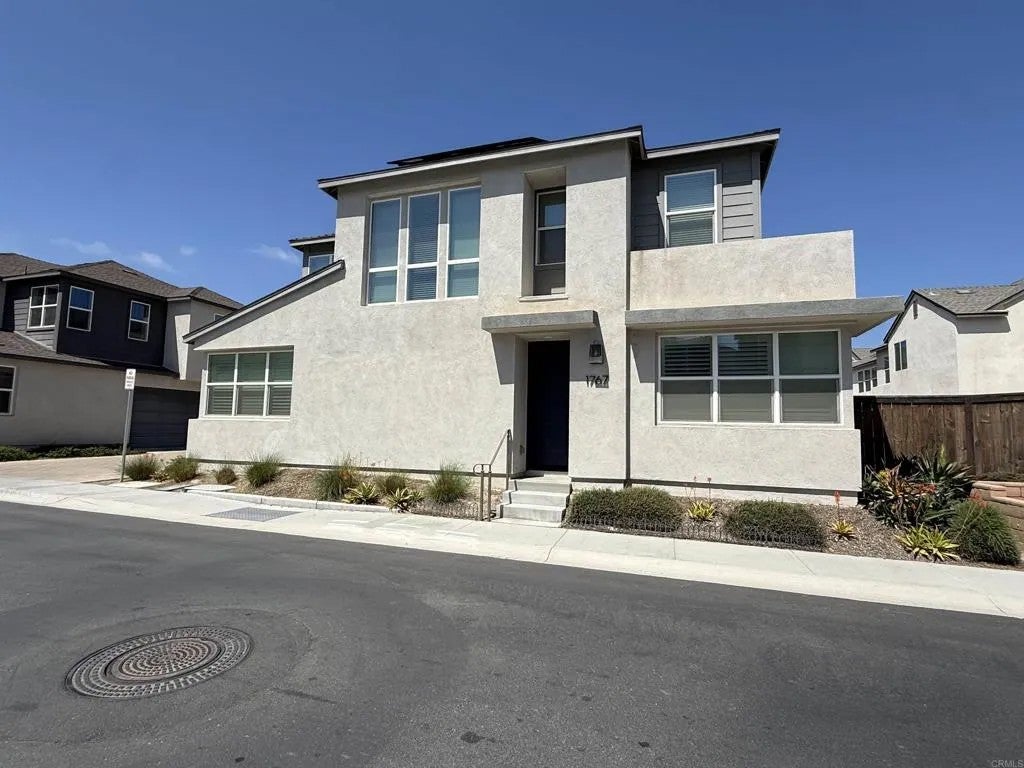 1767 Whitmore Loop