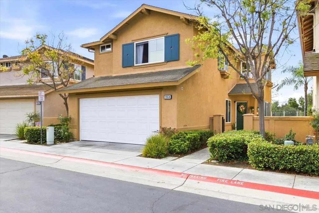 Photo of 1964 Arbor Gln, Escondido, CA 92025 (MLS # 260009176)