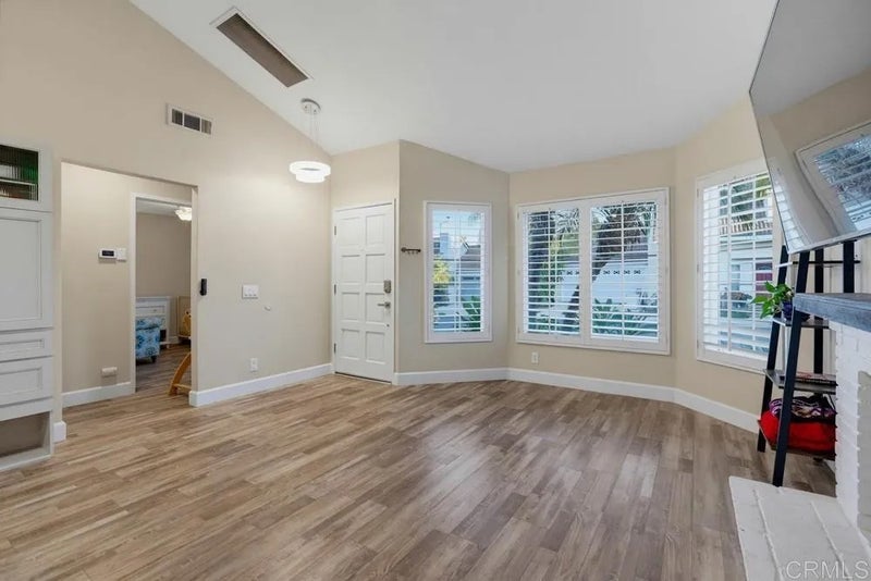 21716 Paxton