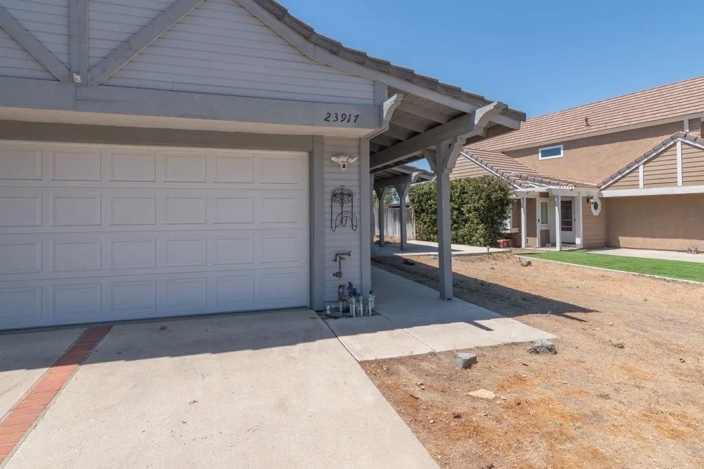 Photo of 23917 Five Tribes Trail, Murrieta, CA 92562 (MLS # SW26122954)