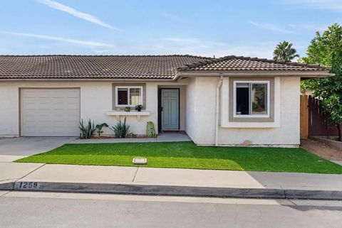 Photo of 1259 Sundown Gln, Escondido, CA 92026 (MLS # PTP2601105)