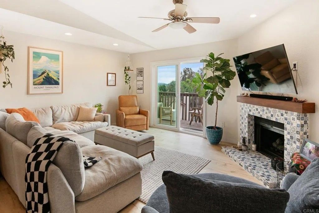 Photo of 1259 Sundown Gln, Escondido, CA 92026 (MLS # PTP2601105)