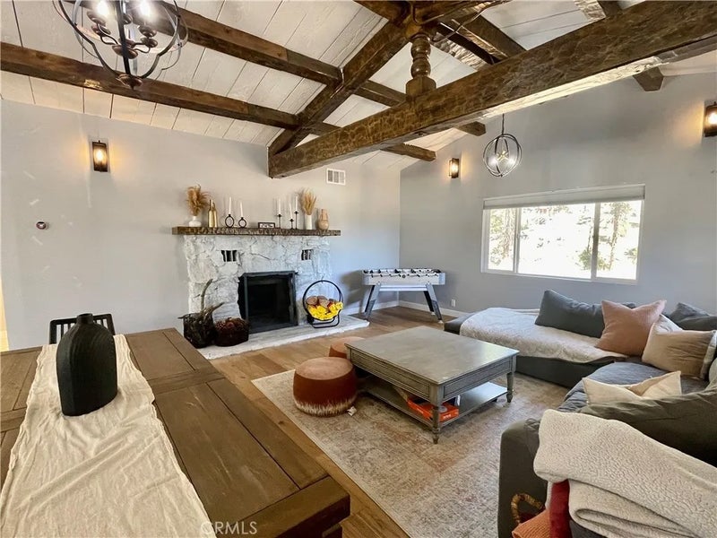 1753 Pineridge