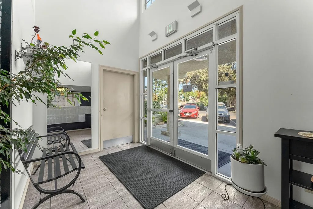 645 Chestnut Avenue 305