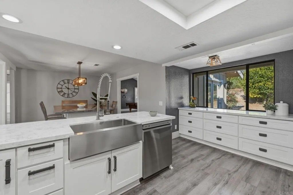Photo of 929 Pepper Tree Lane, Fallbrook, CA 92028 (MLS # NDP2601707)