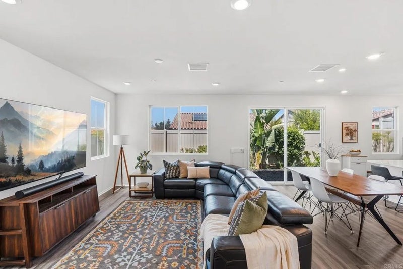 887 Brookdale Drive